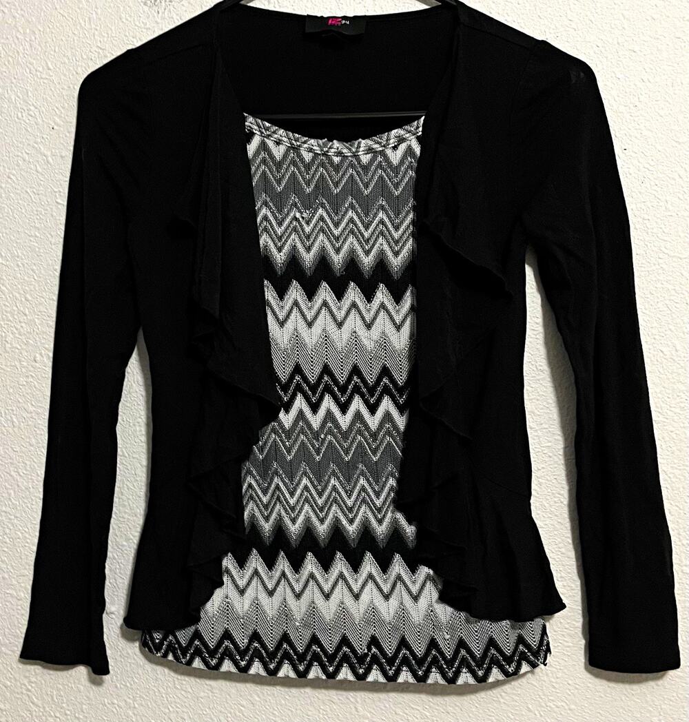 IZ Byer Girls M (10-12) Black/Gray/White Chevron Long Sleeve Ruffle Top